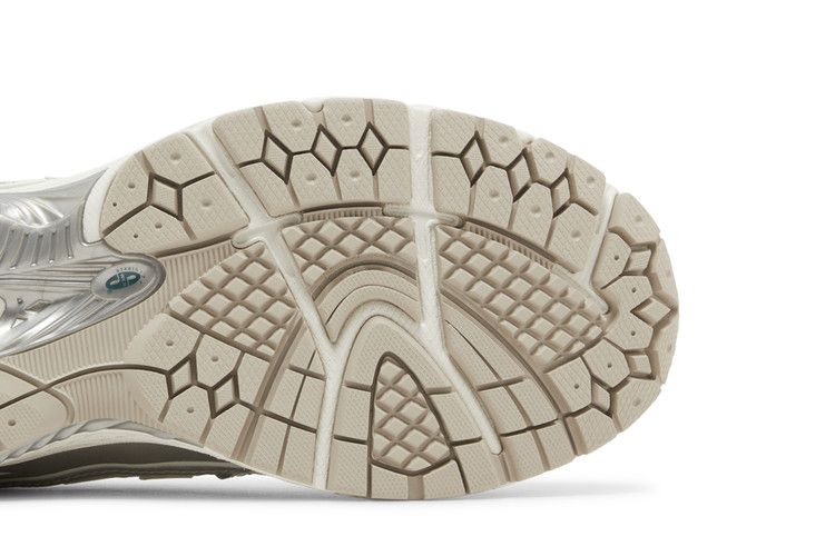 New Balance 1906R Silver Metallic Cream - M1906REE