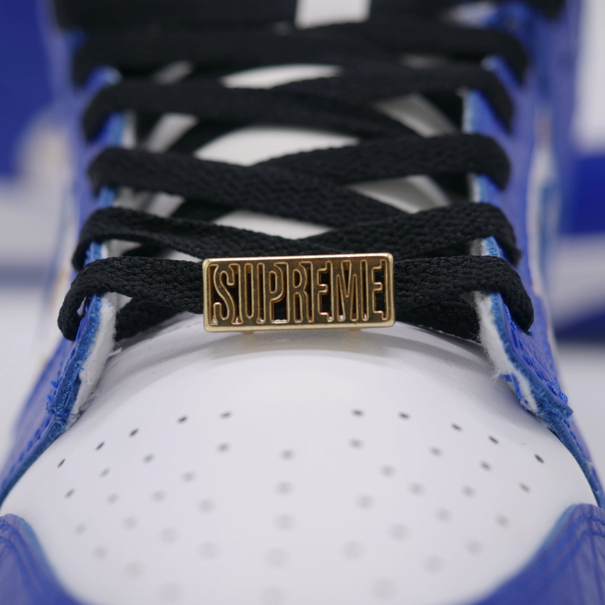 Nike SB Dunk Low x Supreme Stars Hyper Blue - EU 44 1/2
