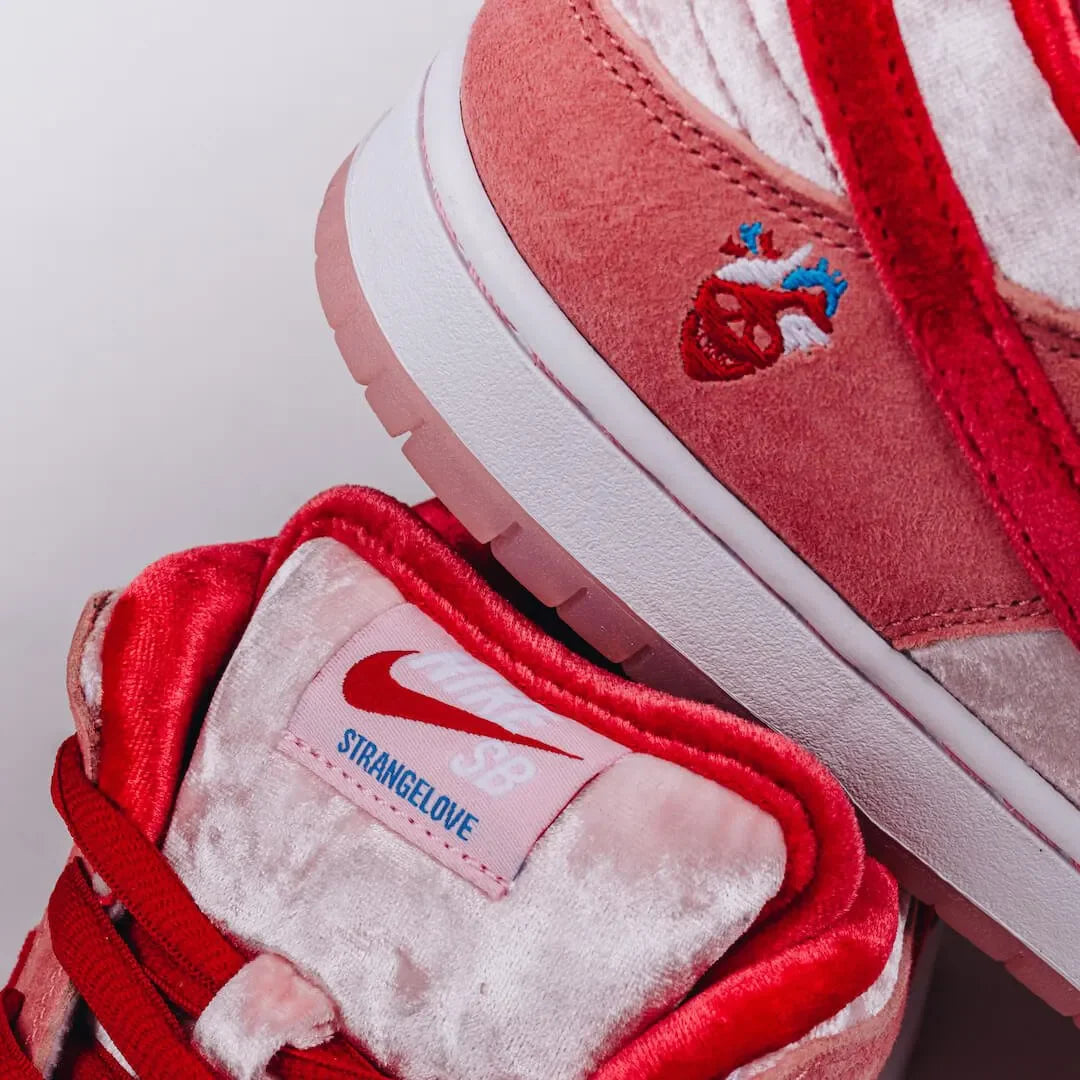 Nike SB Dunk Low StrangeLove - CT2552-800