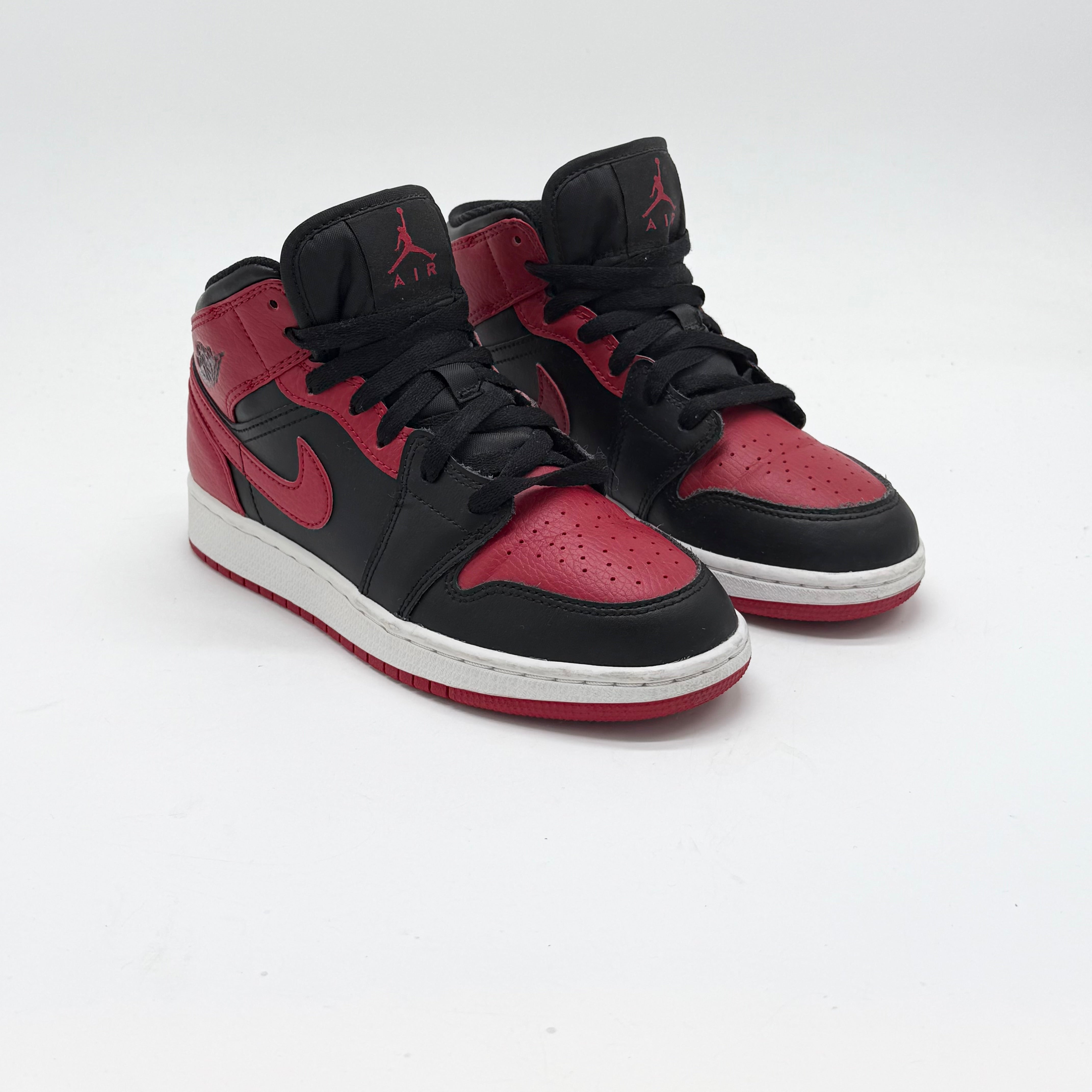 Jordan 1 Mid Banned (2020) EU 37.5