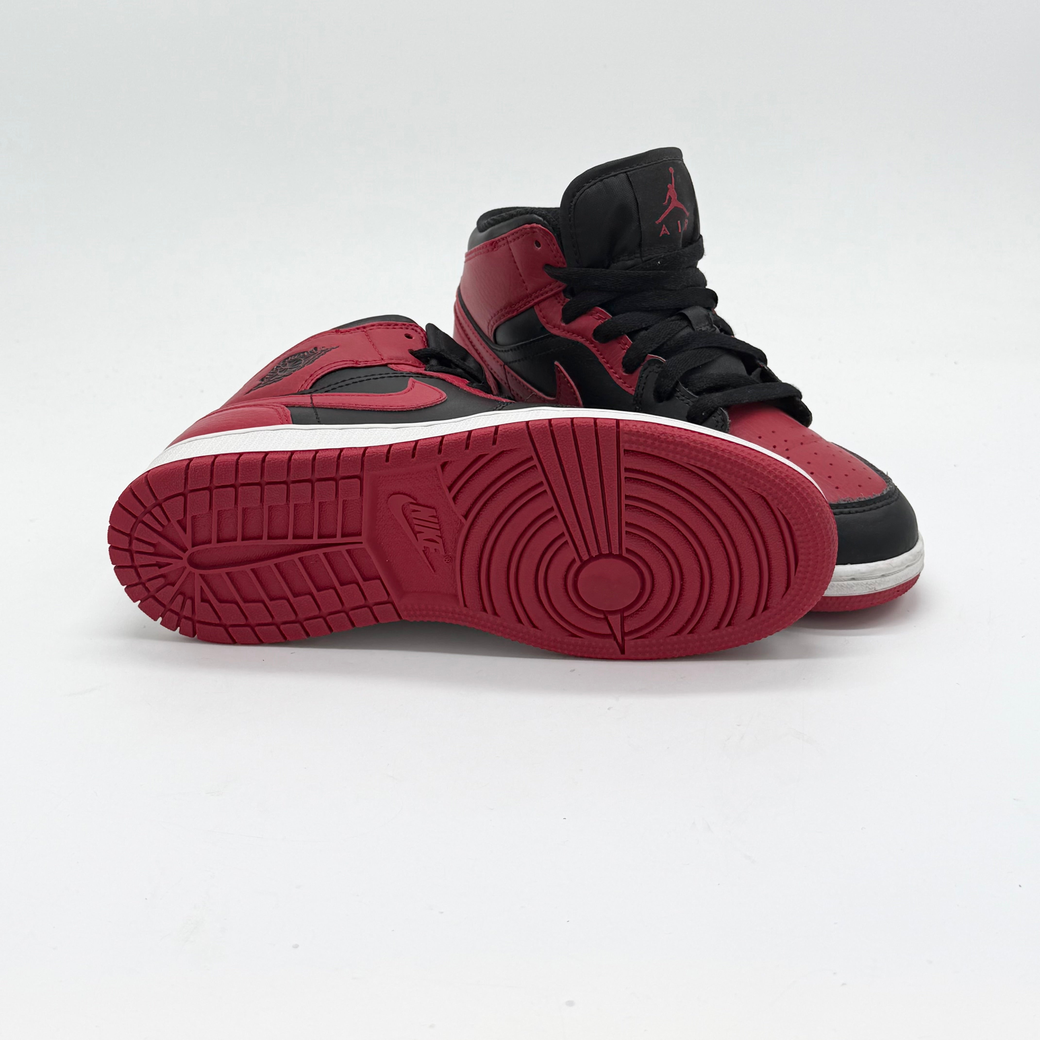 Jordan 1 Mid Banned (2020) EU 37.5