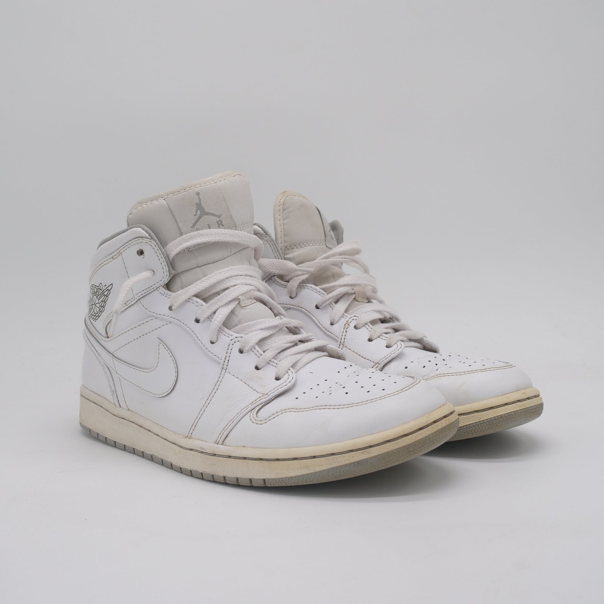 Air Jordan 1 Retro Mid White Wolf Grey - EU 44