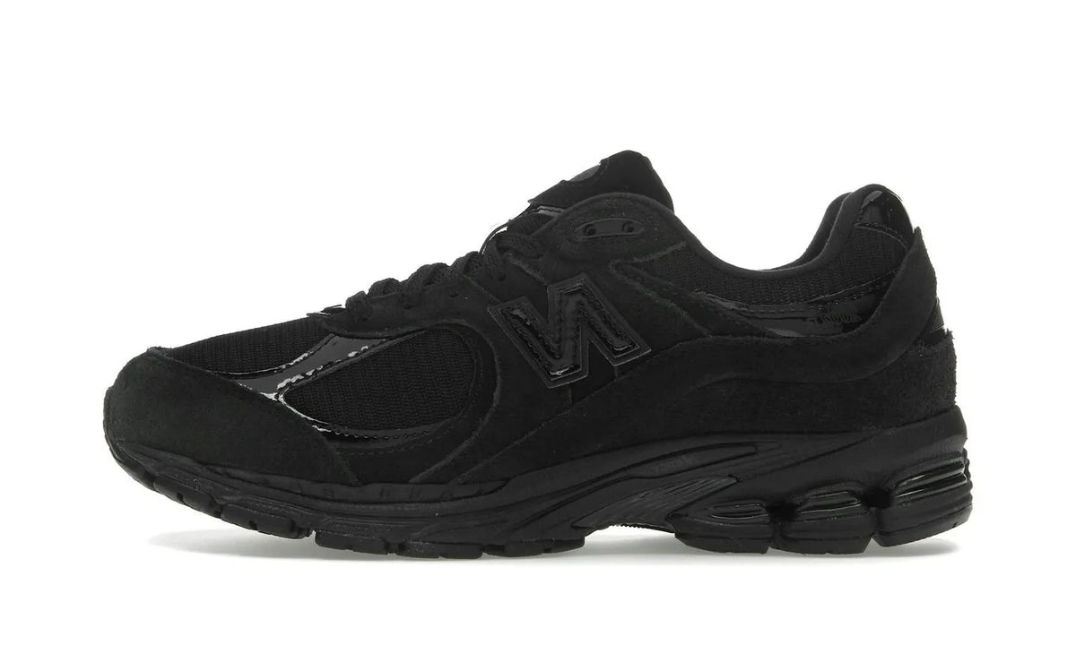 New Balance 2002R Triple Black - M2002RZB